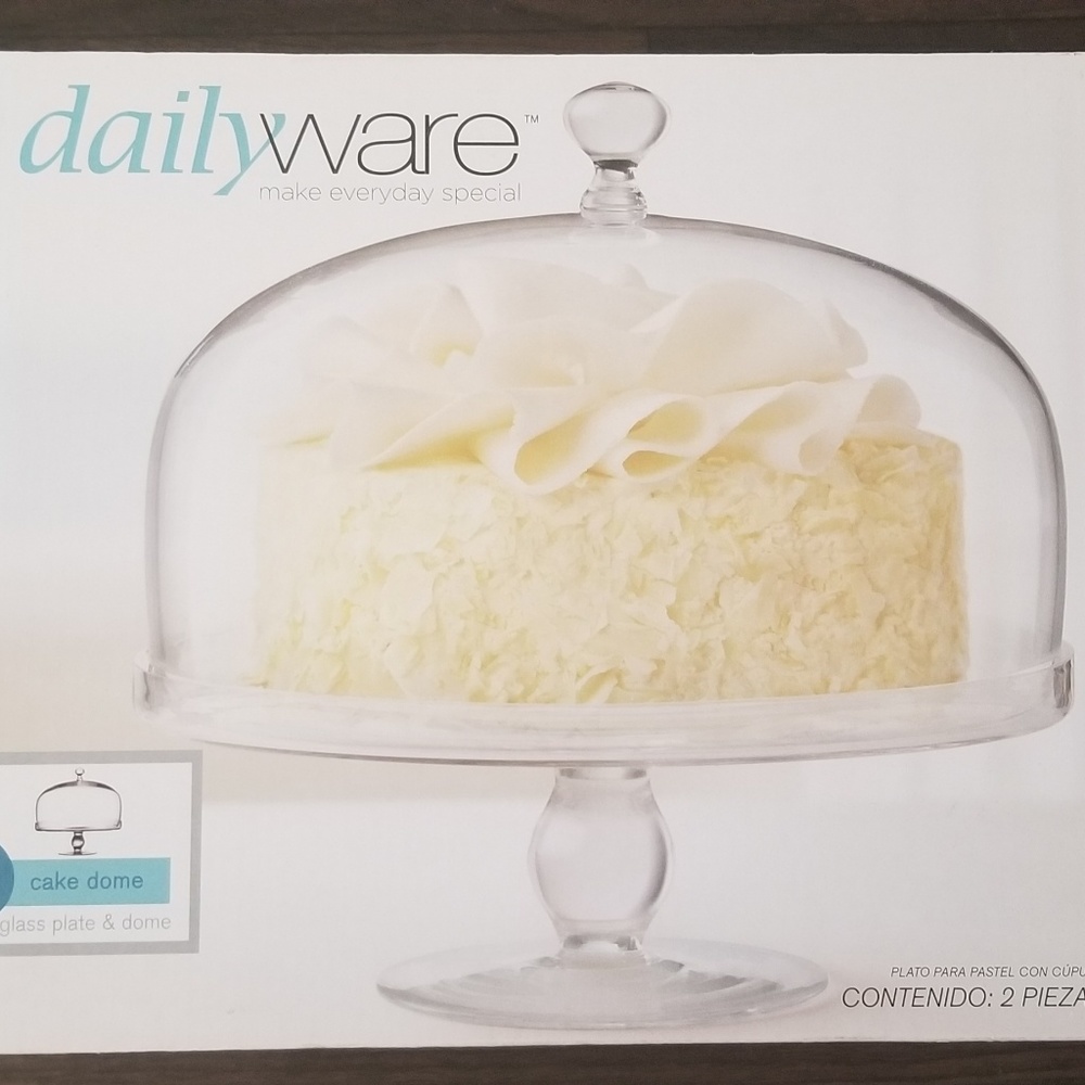 New Dailyware glass cake dome and glass plate